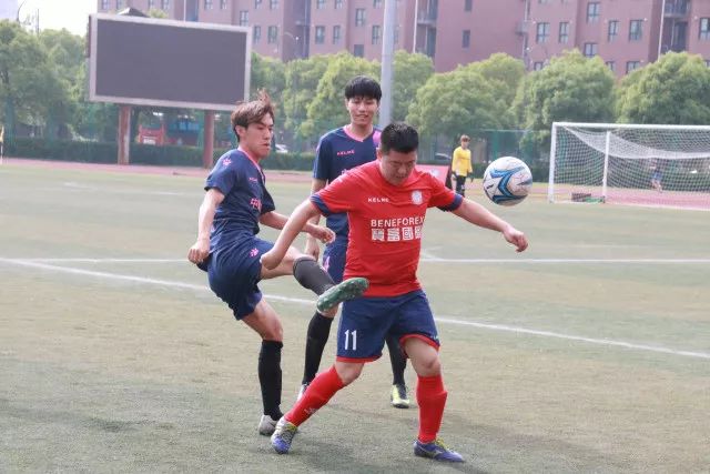 乌杰里：非洲俗语云 旧王已去 新王当立 我们要让王子加冕为王