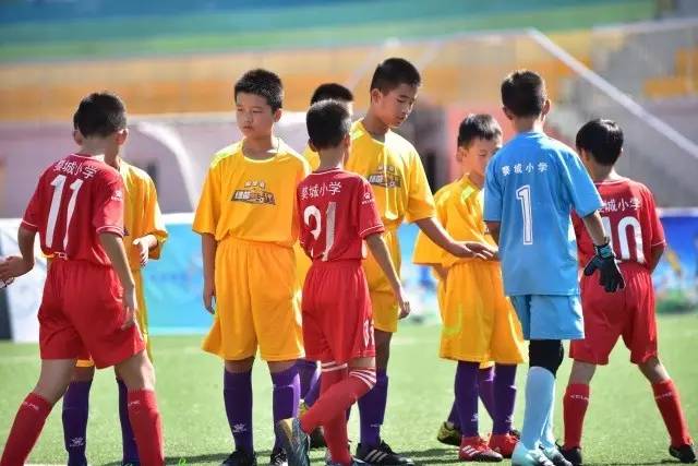 哈特三双尼克斯大胜国王 马克西31分76人擒牛